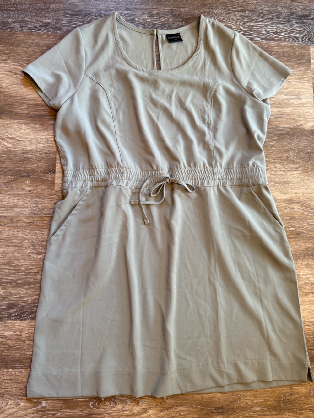 32 Degrees Cool - Light Sage Round Neck Short Sleeve , elastic waist Dress! XXL